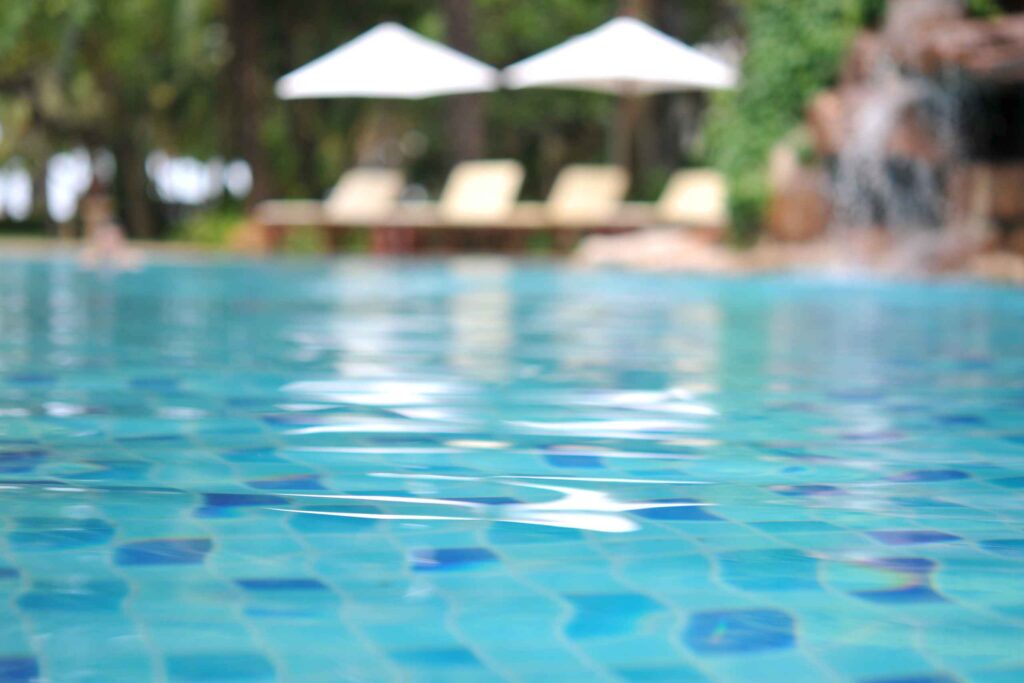 Cloración salina de piscinas: cómo influye la temperatura del agua